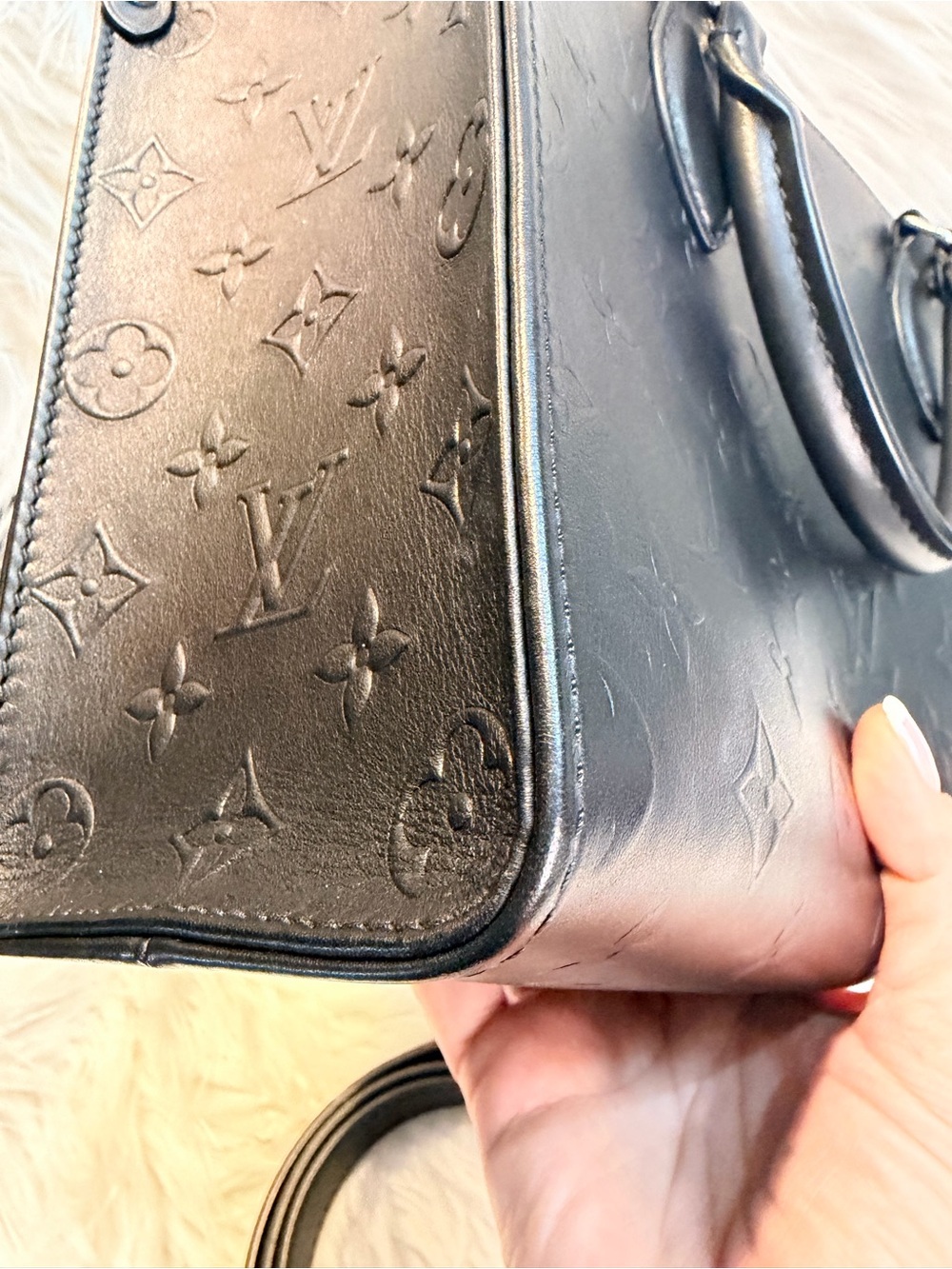 Louis Vuitton Black Leather Monogram Embossed On The Go PM with 2 straps - Picture 7 of 16